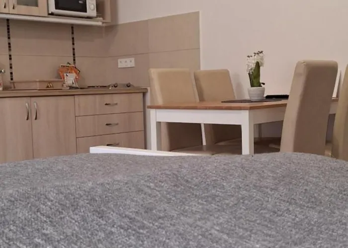 Amira Apartman